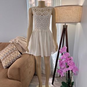 Mika And Gala Off White Embroidered Knit Pouf Sundress Size 8